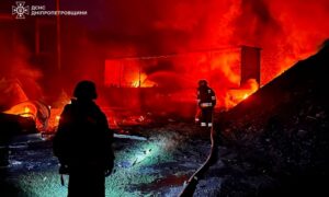 Пошкоджені АЗС, агрофірма, житлові будинки та інфраструктура: про обстріли Нікопольщини та ще 3 районів області розповіли у ДСНС (фото)