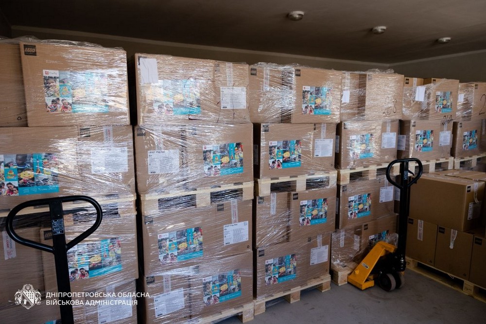 Понад 600 закладів освіти Дніпропетровщини отримали набори Lego 6 Понад 600 закладів освіти Дніпропетровщини отримали набори Lego 6
