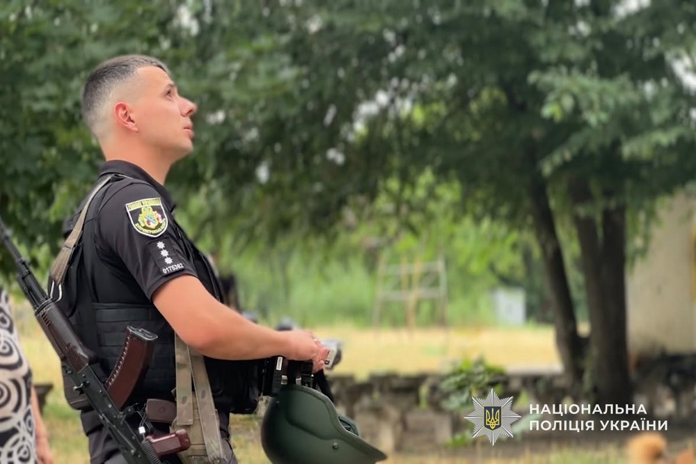 Ще фото і відео з наслідками російського терору на Нікопольщині від поліції (24) Ще фото і відео з наслідками російського терору на Нікопольщині від поліції (24)