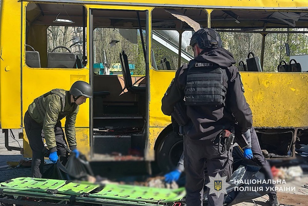 Ще фото і відео з наслідками російського терору на Нікопольщині від поліції (5) Ще фото і відео з наслідками російського терору на Нікопольщині від поліції (5)