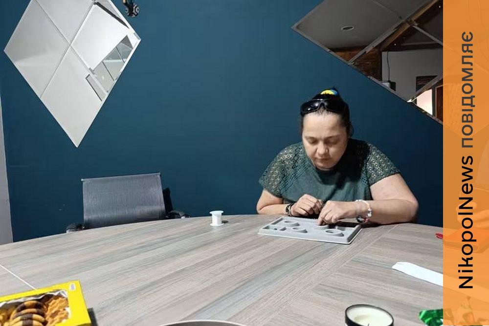 У Нікополі для мам дітей з інвалідністю провели арттерапію для відновлення внутрішнього ресурсу (фото)