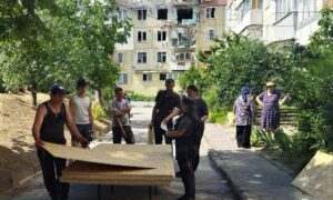 У Нікополі триває безкоштовний ремонт пошкодженого житла: які роботи виконують комунальники