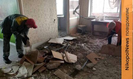 У Нікополі комунальні служби працюють на кількох напрямках: ліквідовують наслідки обстрілів і продовжують благоустрій міста (фото)