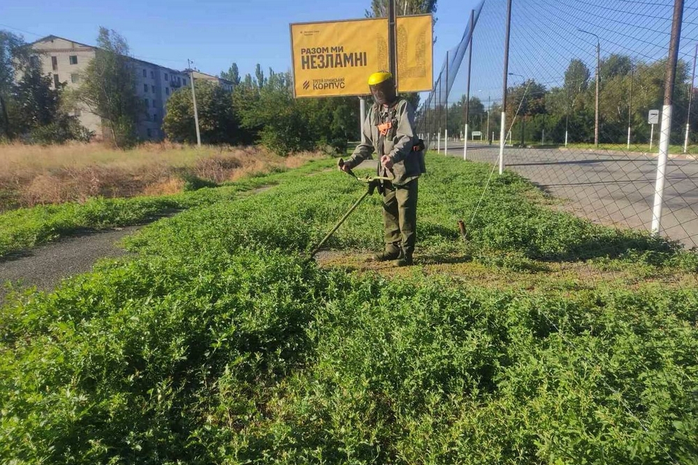 У Нікополі ліквідовують наслідки обстрілів6