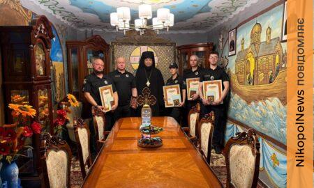У Нікополі у День української Державності церковними нагородами відзначили працівників Національної поліції України (фото)