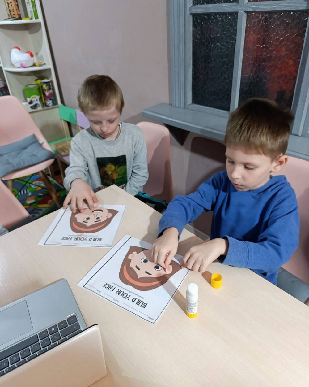 У Нікополі1 У Нікополі1