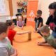 Без гаджетів, зате з друзями: у Нікополі дітей об’єднують настільні ігри (фото)