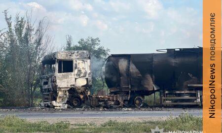 Ворог прицільно вдарив по дачним будиночкам у Нікополі і вбив людину, є поранеі, також постраждали люди у Кривому Розі і на Синельниківщині - поліція про наслідки атак на область (фото)