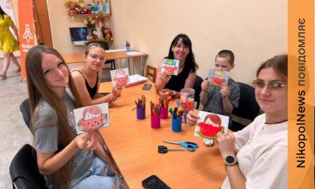 Літня творчість і яскраві емоції: у Нікополі для дітей провели арттерапевтичне заняття (фото)