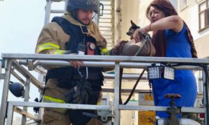 Внаслідок атаки у Павлограді загинули 2 людей, ще 8 постраждали: ДСНС показали фото наслідків ворожої атаки