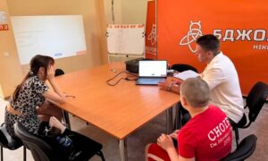У Центрі життєстійкості Нікополя діти відкривали світ алгоритмів через гру (фото)