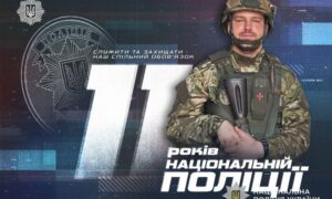 «Мій жетон — це знак честі та довіра громадян»: історія поліцейського з Нікопольщини, який евакуює людей з-під обстрілів (відео, фото)