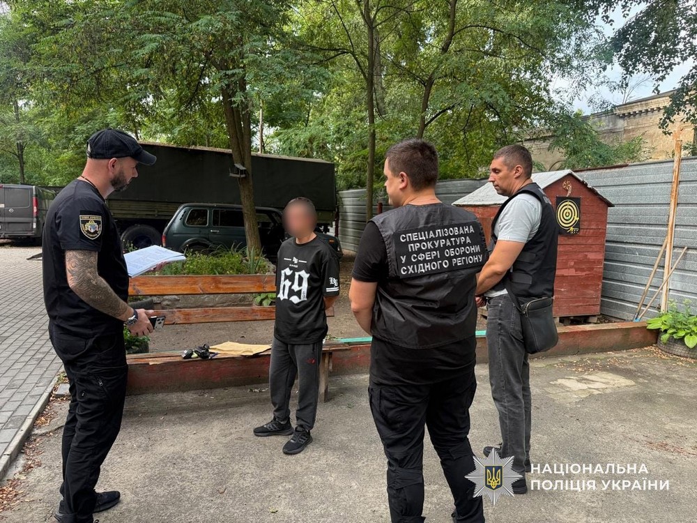 Затримано трьох співробітників ТЦК у Дніпрі. Вони вимагали гроші у військовозобов’язаних. (2)