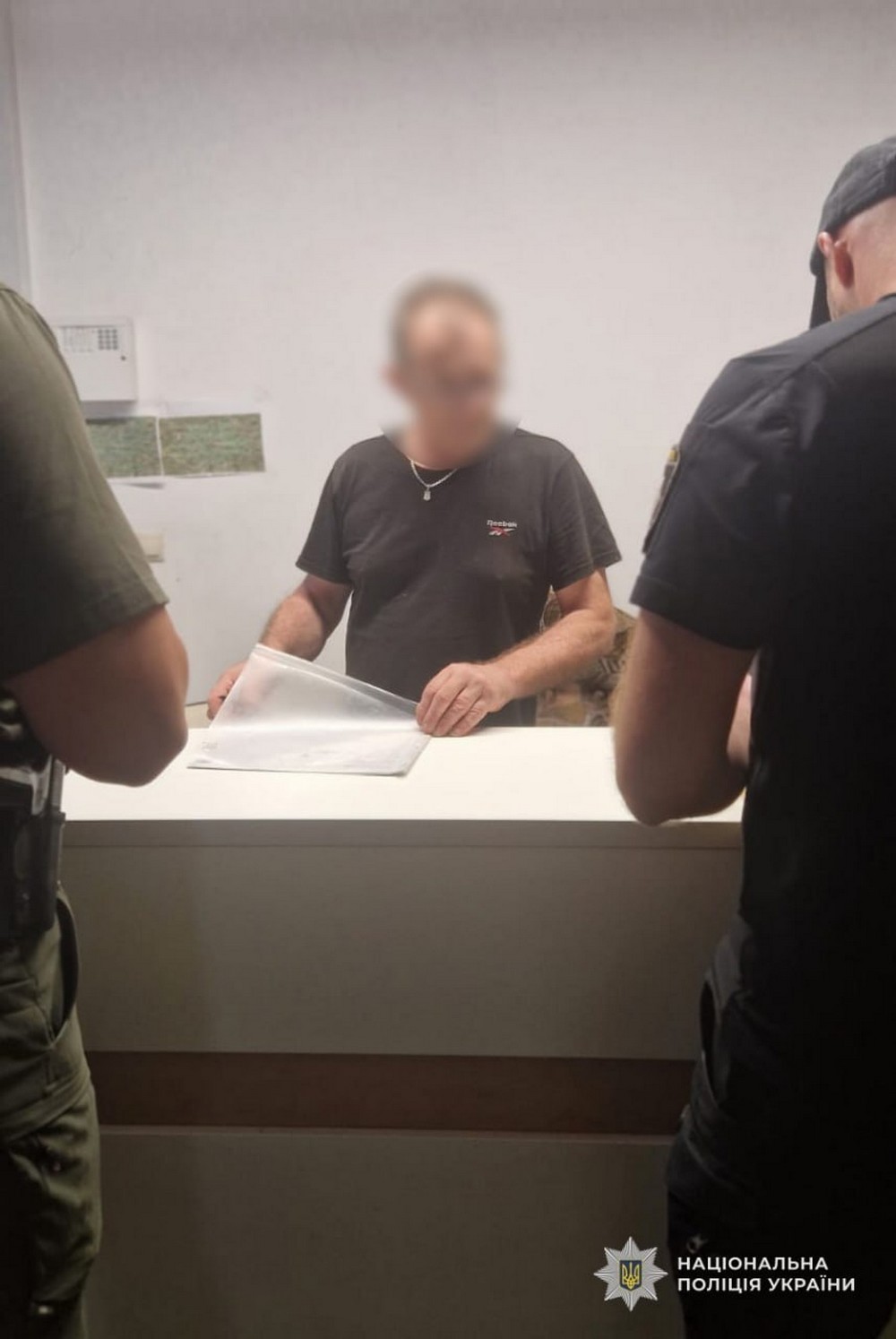 Затримано трьох співробітників ТЦК у Дніпрі. Вони вимагали гроші у військовозобов’язаних. (4)