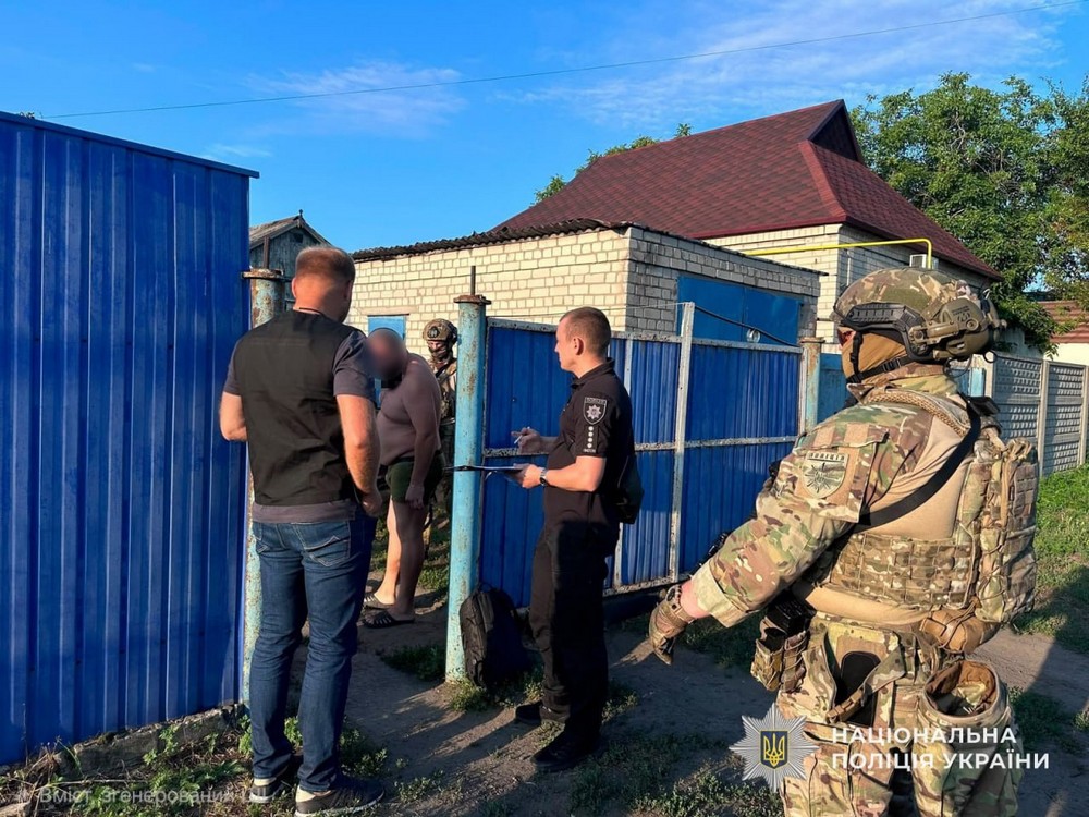 Затримано трьох співробітників ТЦК у Дніпрі. Вони вимагали гроші у військовозобов’язаних. (7)