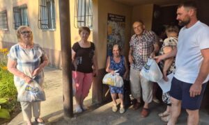 Жителі Нікополя отримали продуктові набори 12