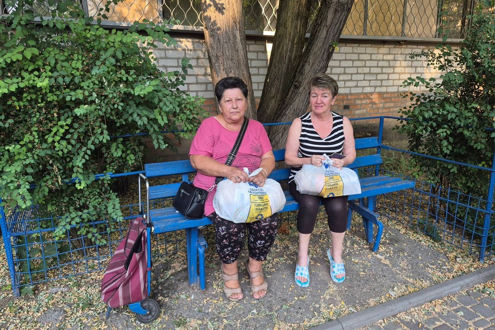 Жителі Нікополя отримали продуктові набори 7 Жителі Нікополя отримали продуктові набори 7