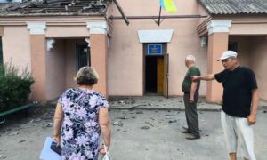 Евакуація, вода і світло: голова Мирівської громади провів зустріч у прифронтовій Вищетарасівці