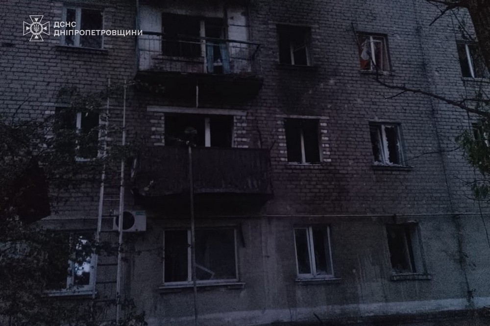 наслідки обстрілів Нікопольщини та області показали у ДСНС 4
