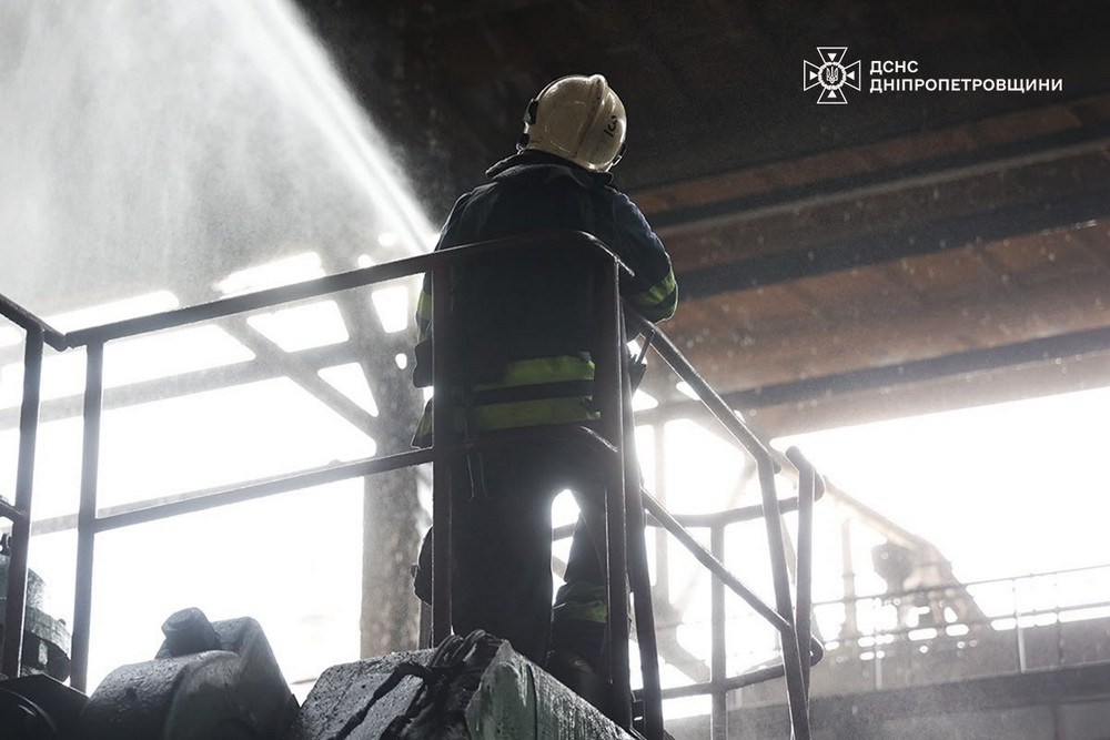 Поранені у Нікополі і Дніпрі, палали поля з пшеницею, торгівельні павільйони, авто: ДСНС про наслідки ворожих атак на область 4 липня (фото)