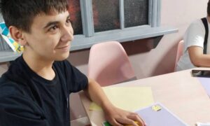 «Мене тут приймають. Мені тут добре. Я хочу повернутися»: у Нікополі розповіли історію хлопчика, який подолав сором’язливість
