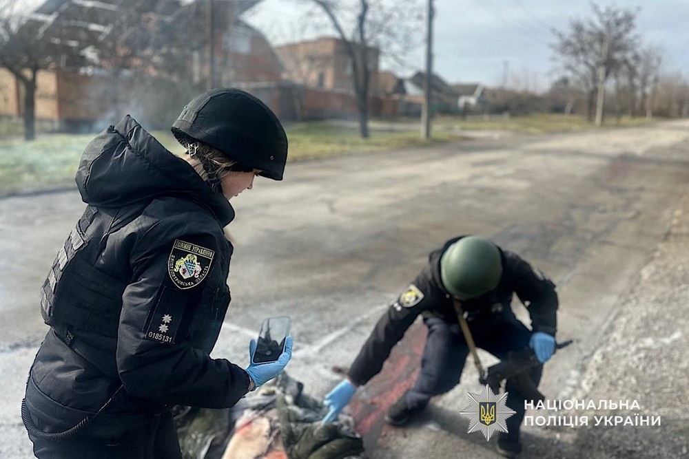 Чотири роки терору: поліція Нікопольщини показала моторошні фото і розповіла про свою роботу під обстрілами Чотири роки терору: поліція Нікопольщини показала моторошні фото і розповіла про свою роботу під обстрілами