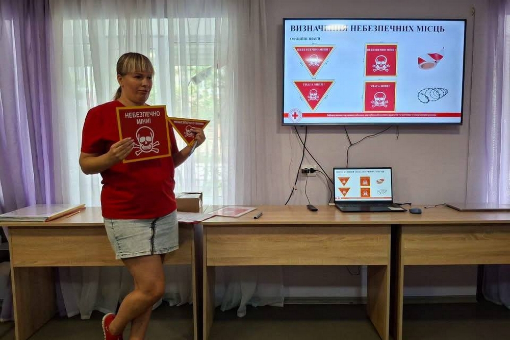photo 2026 07 15 09 32 28 Мінна безпека у Покрові: волонтери Червоного Хреста навчали містян (фото)