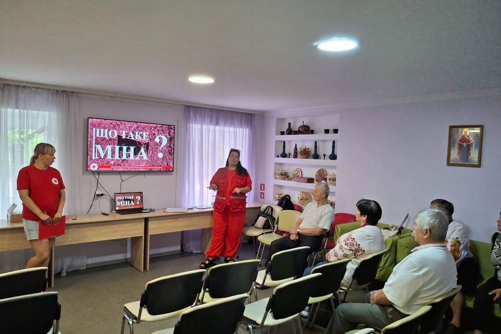 photo 2026 07 15 09 32 31 Мінна безпека у Покрові: волонтери Червоного Хреста навчали містян (фото)