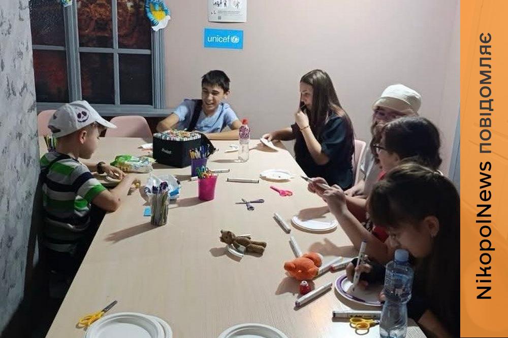 У Нікополі діти говорили про дружбу, вивчали англійську та займалися творчістю: як проходить літо в інклюзивному просторі (фото)