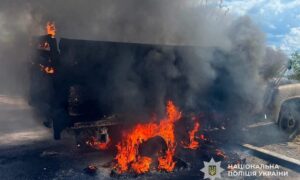 Жінка померла у лікарні, а чоловік – у обстріляному авто: подробиці смертельних обстрілів Нікополя і району розповіли у поліції (фото)