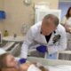 «Моє серце зараз біля дитини…»: лікарі рятують жительку Марганця та її трирічного сина після атаки дрона (відео)