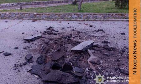 У Нікополі окупанти спрямували FPV-дрони на будинки, поранено чоловіка, у районі пошкоджені АЗС та поштове відділення, також під обстрілами були Дніпро та Криворіжжя - поліція (фото)