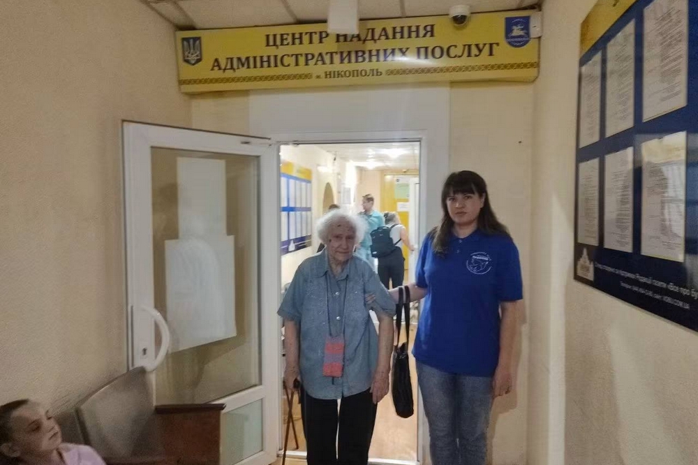 жінці з Нікополя допомогли1