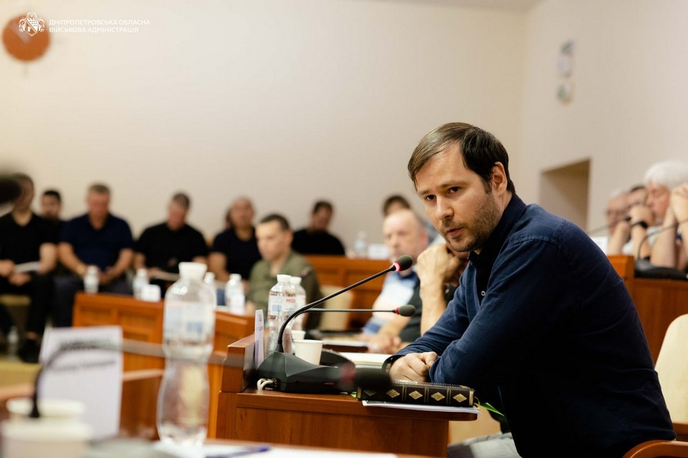 звільнено керівника одного із напрямків (2) звільнено керівника одного із напрямків (2)