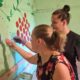 Перетворили звичайне укриття на справжній символ незламності: молодь прифронтової Нікопольщини створила яскравий простій у сховищі (фото)
