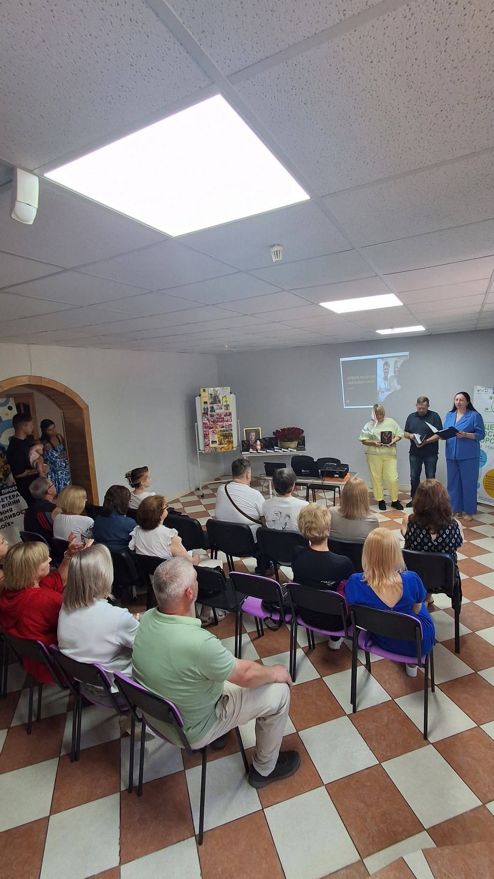 Рукопис знайшли серед речей полеглого на війні сина: у Нікополі презентували роман Якова Селянінова Рукопис знайшли серед речей полеглого на війні сина: у Нікополі презентували роман Якова Селянінова