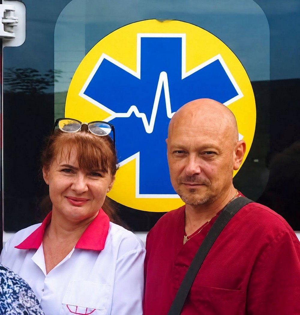 Пасажирка лежала без свідомості на підлозі автобуса: на виїзді з Нікополя ворожі дрони влаштували «сафарі» цивільний транспорт – подробиці жахливого дня від медиків