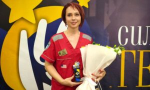 Лікарка з Нікополя, яка врятувала 120 поранених, отримала почесну нагороду «Сила Героїв»! (фото)
