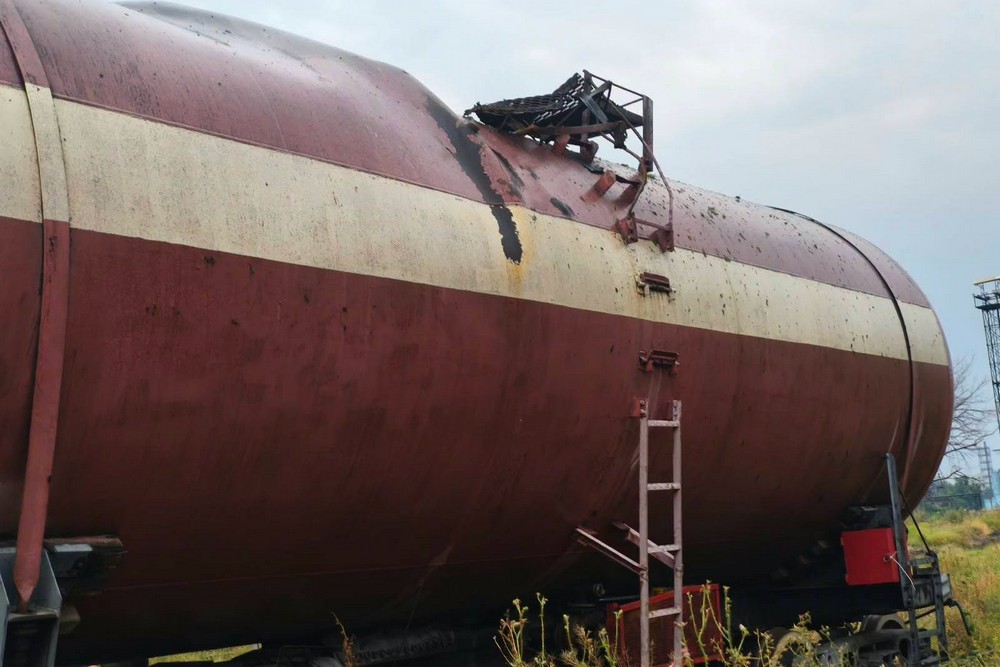 У Нікополі побито оздоровчий комплекс і підприємство, двоє поранених у Кривому Розі внаслідок ракетної атаки – як пройшла ніч 27 серпня на Дніпропетровщині (фото)