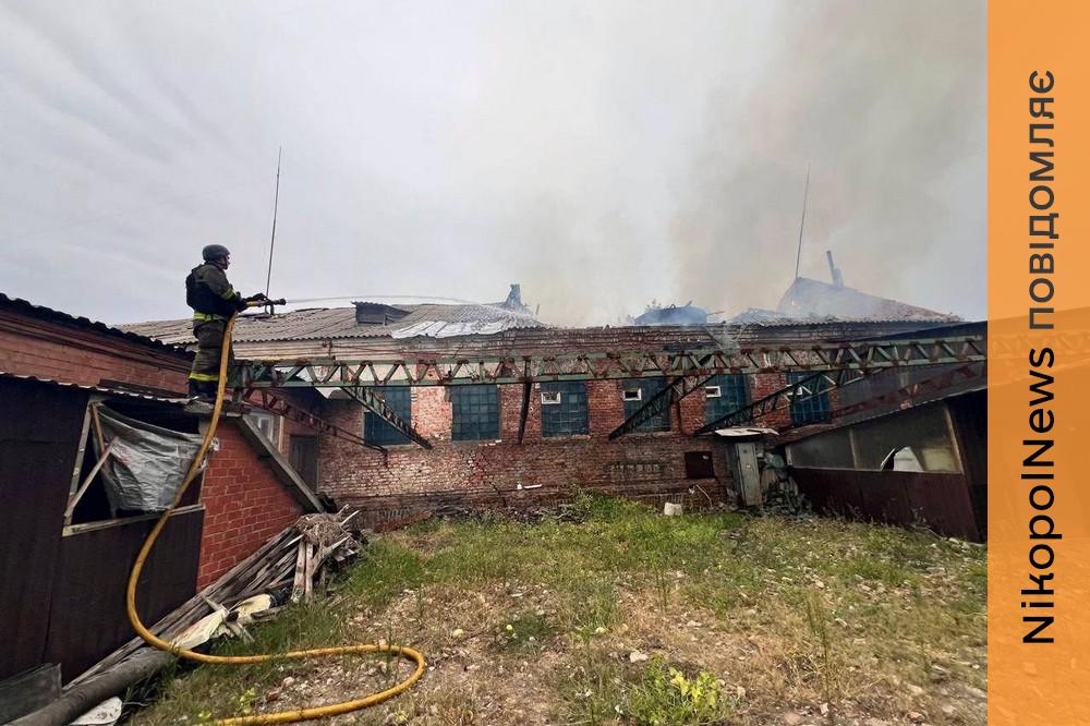 У Нікополі побито оздоровчий комплекс і підприємство, двоє поранених у Кривому Розі внаслідок ракетної атаки – як пройшла ніч 27 серпня на Дніпропетровщині (фото)