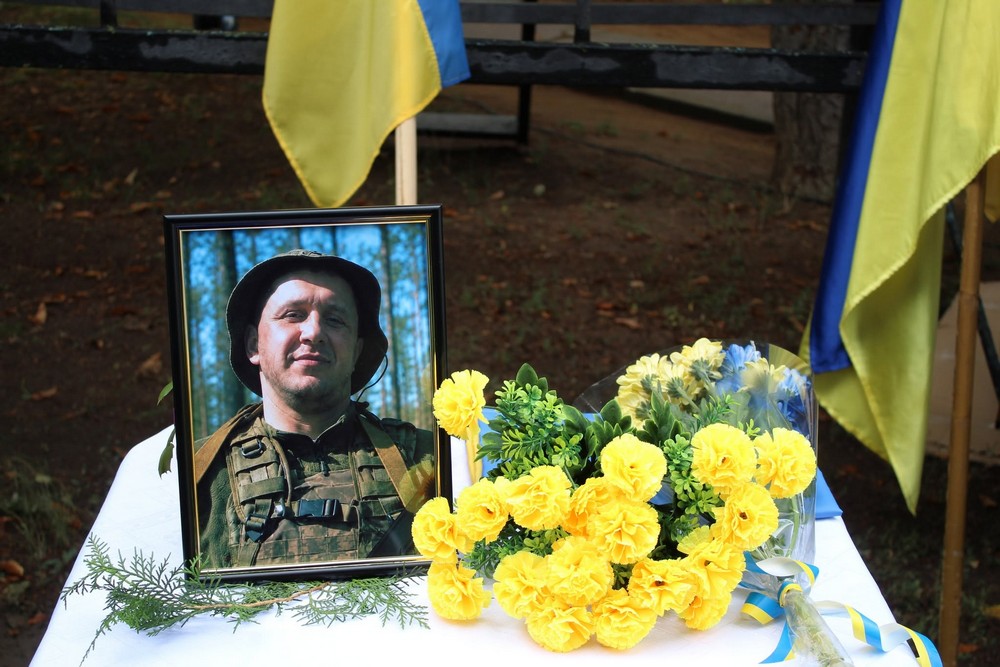 Сьогодні він повернувся додому «на щиті»: Нікопольщина провела в останню путь Героя (фото)