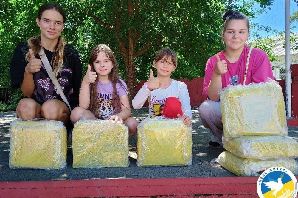 Дітям з Нікополя передали шкільне приладдя7