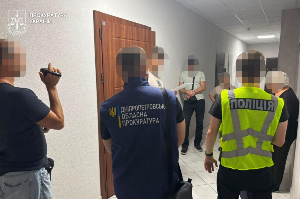 На Дніпропетровщині викрили кол центр2 – копія