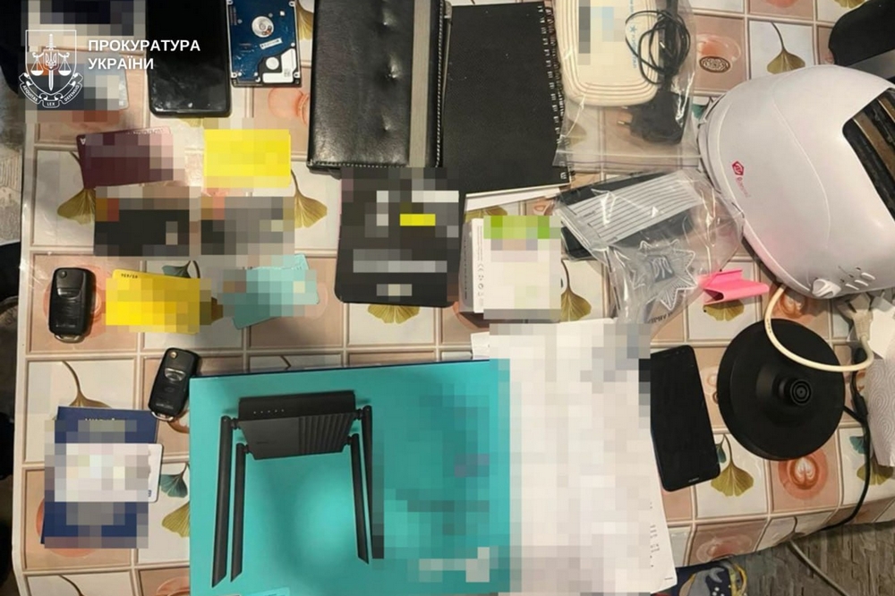 На Дніпропетровщині викрили кол центр4 – копія