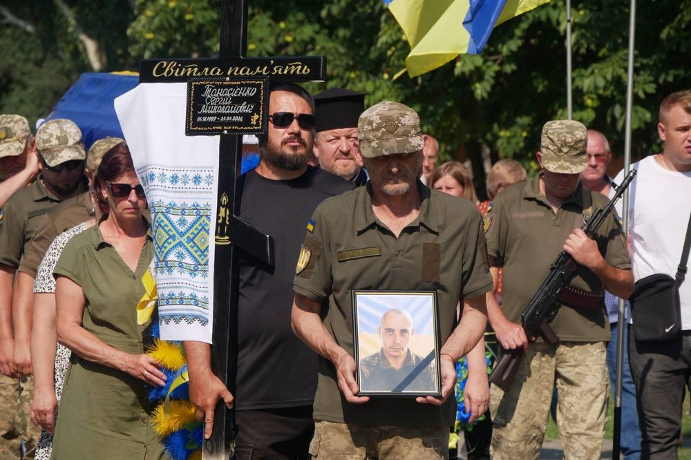 На Нікопольщині сьогодні провели в останню путь 27 річного полеглого Захисника 3 На Нікопольщині сьогодні провели в останню путь 27 річного полеглого Захисника 3