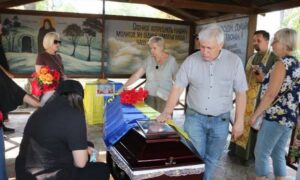 Прагнув створити для родини затишок і надійне майбутнє: Нікополь провів в останню путь полеглого Захисника (фото)