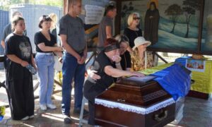 Готував домашні страви для побратимів: Нікополь провів в останню путь полеглого Захисника (фото)