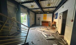 У Нікополі один постраждалий, понівечені лікарня, магазин, спортзал та авто, також під ударами були Дніпровський, Синельниківський та Криворізький райони (фото)