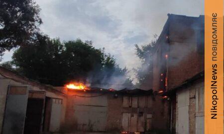 На Нікопольщині пошкоджені магазин, багатоповерхівка та авто, також ворог атакував Синельниківський район (фото)