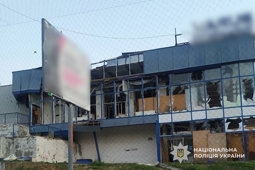Подробиці обстрілів Нікопольщини і області за добу оприлюднили у поліції. Під ударом були три райони Дніпропетровщини. Поранено правоохоронця. (1) Подробиці обстрілів Нікопольщини і області за добу оприлюднили у поліції. Під ударом були три райони Дніпропетровщини. Поранено правоохоронця. (1)